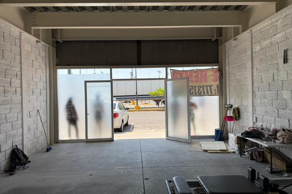 Local Comercial 84 m2 - Plaza Jiutepec